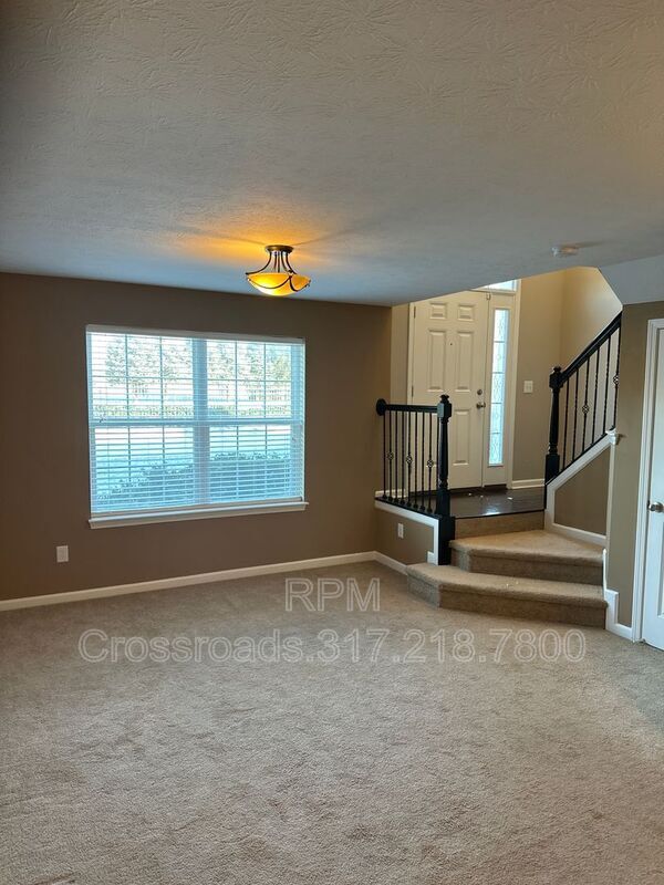 Building Photo - 9042 Mercer Dr