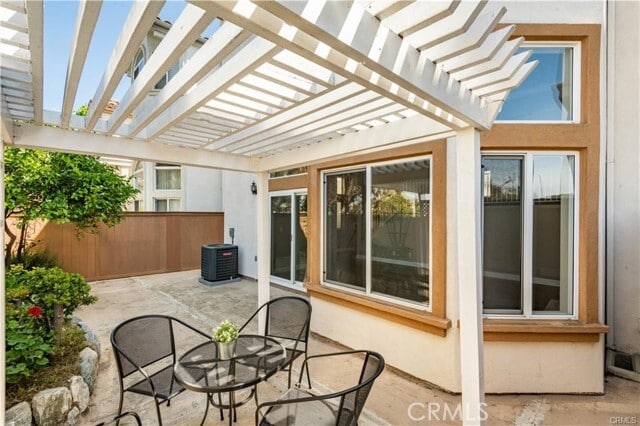 Building Photo - 2528 Plaza del Amo