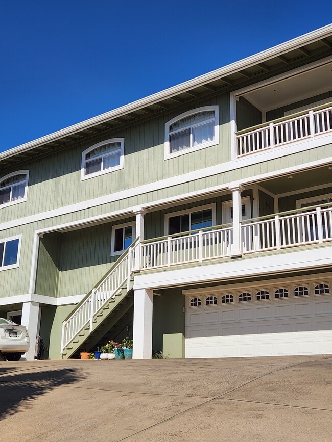Building Photo - 361 Ehilani St