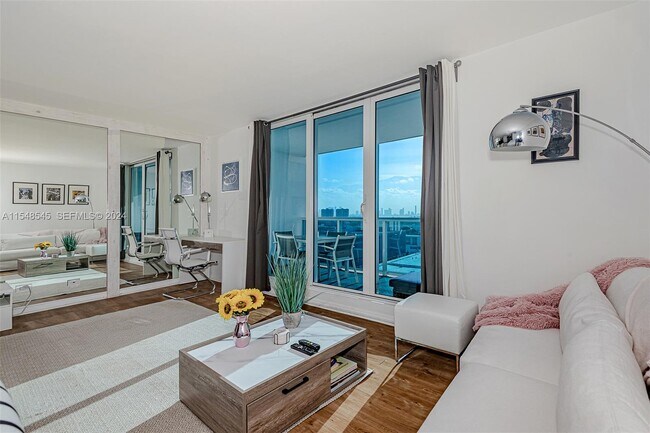 Building Photo - 2301 Collins Ave