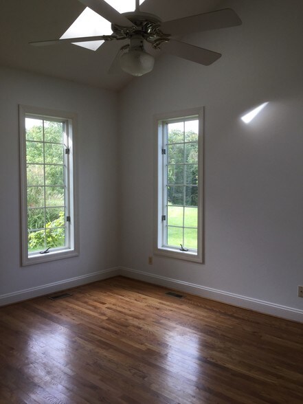 Bedroom has skylight - 6 Patricks Ct