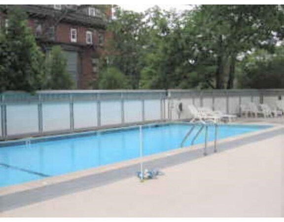 Building Photo - 19 Winchester St