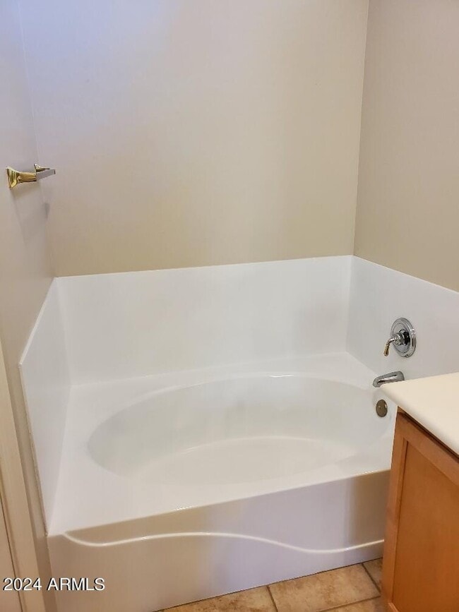 Building Photo - 1864 W Olive Way