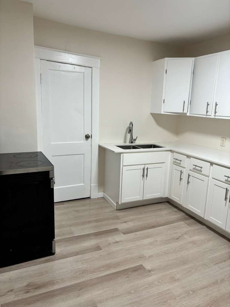 Building Photo - 2423 Falls St