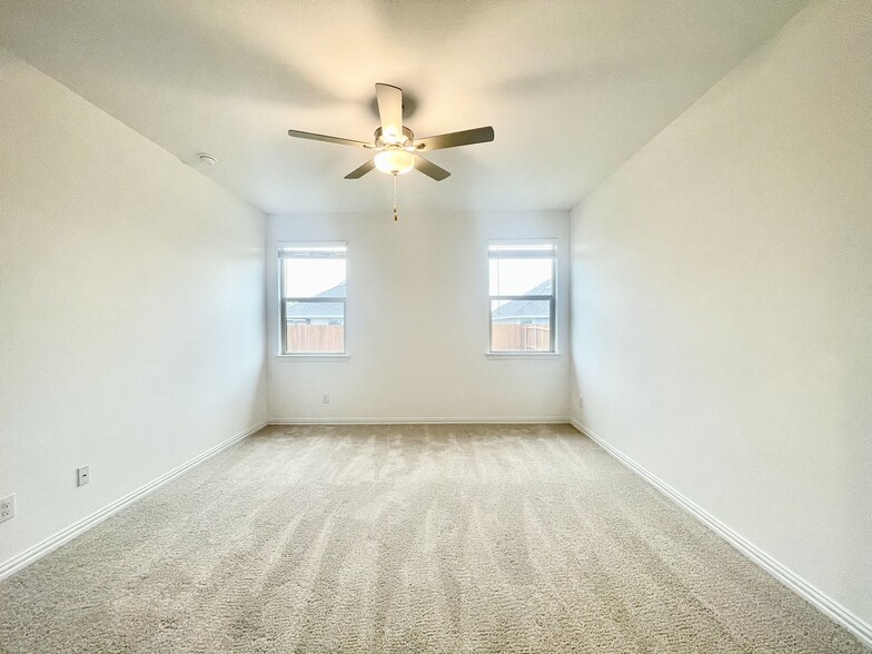 Building Photo - 1217 Sassafras Dr