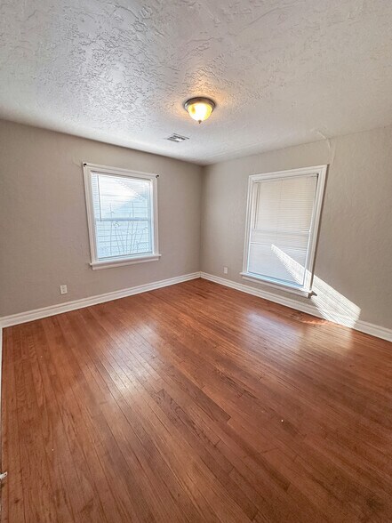 Building Photo - 835 NW 17th St