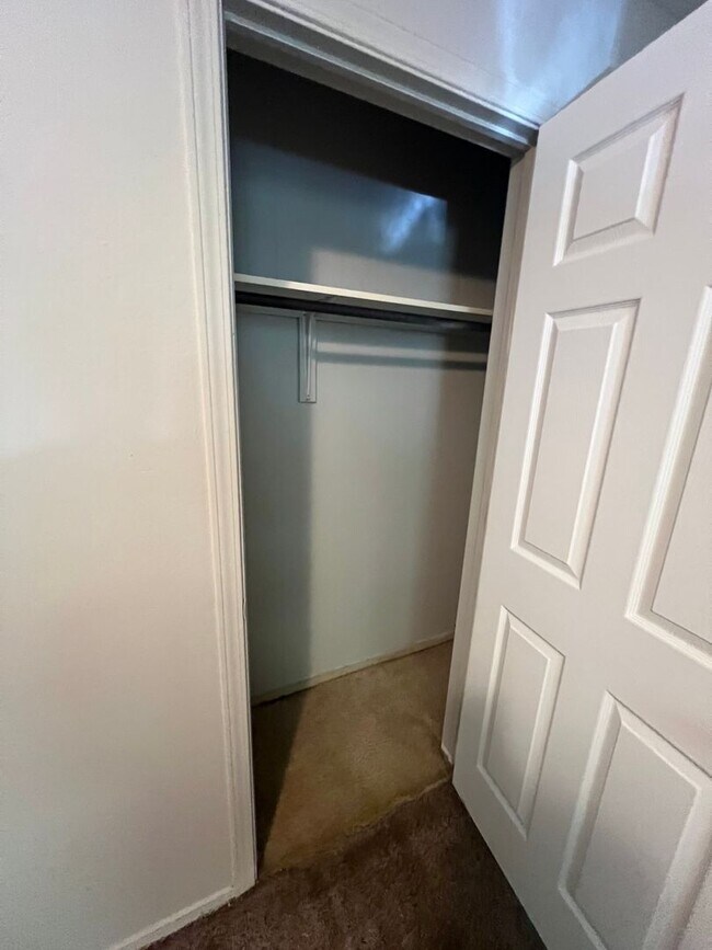 Building Photo - 705 Black Oak