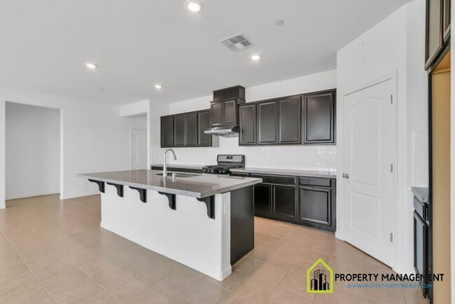 Building Photo - Modern and Spacious 4-Bedroom Home for Rent!