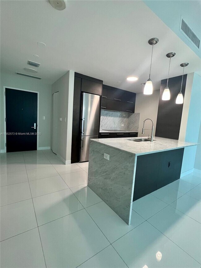 Building Photo - 900 Biscayne Blvd