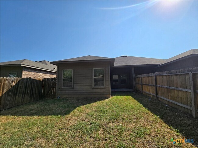 Building Photo - 1215 FM306