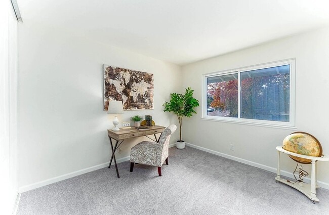 Building Photo - 7684 Surrey Ln