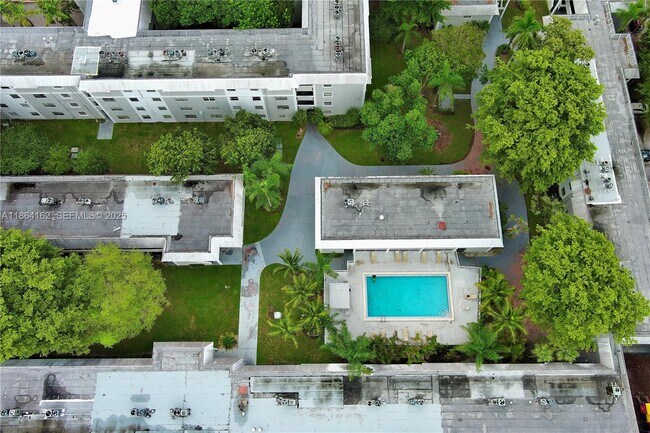 Building Photo - 17255 SW 95th Ave