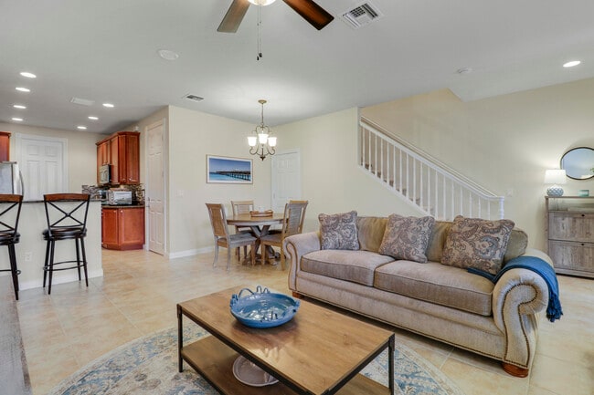 Building Photo - 1323 N Jeaga Dr