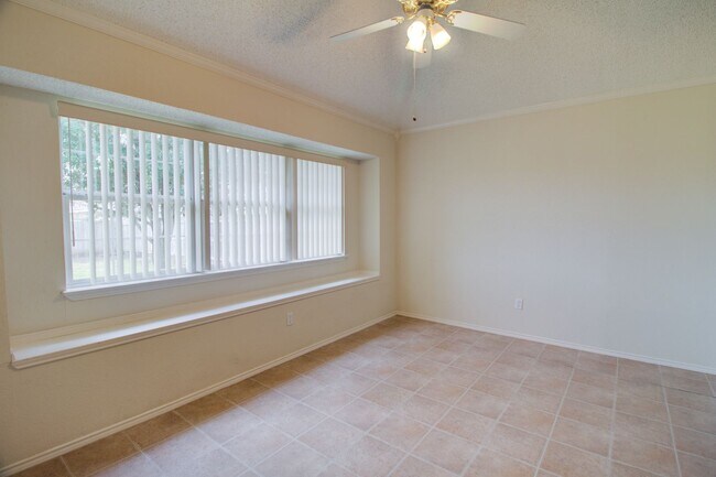 Building Photo - Arrowhead Estates Home