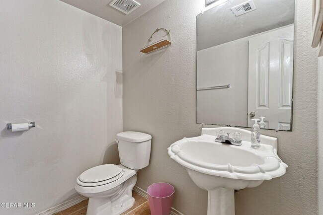 Building Photo - 409 Desert Chicory St