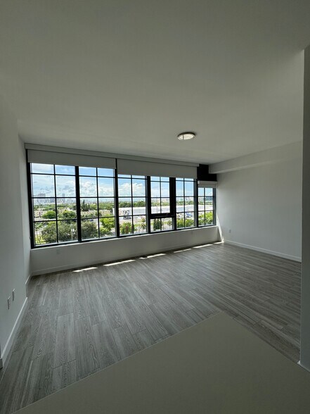 Building Photo - 390 NW 27th St