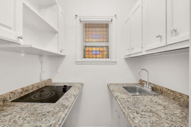 Building Photo - 1217 SE 1st St