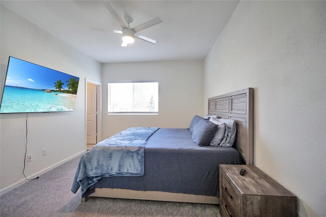 Building Photo - 378 NE 47th Pl