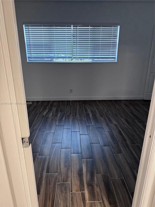 Building Photo - 270 Layne Blvd