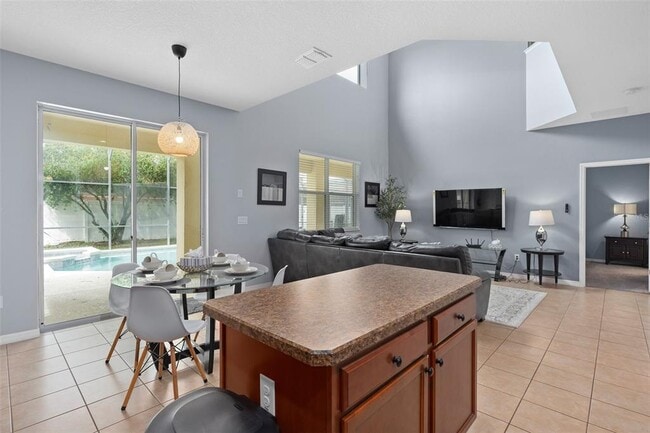 Building Photo - 2547 Dharma Cir