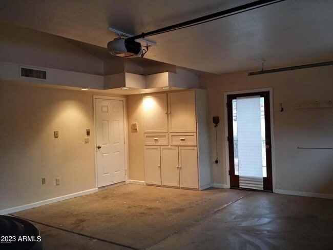 Building Photo - 721 N Mallard St