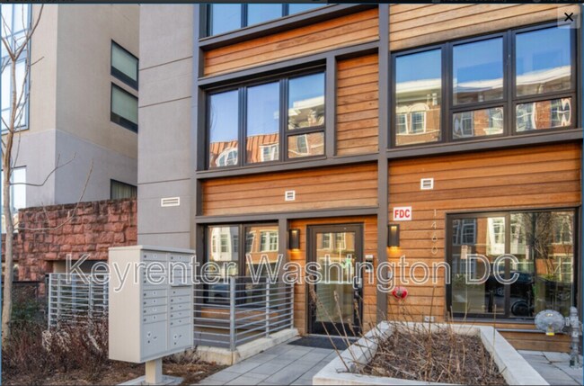 Building Photo - 1460 Belmont St NW