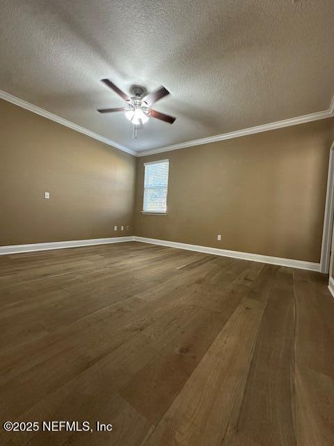 Building Photo - 738 W Kings College Dr