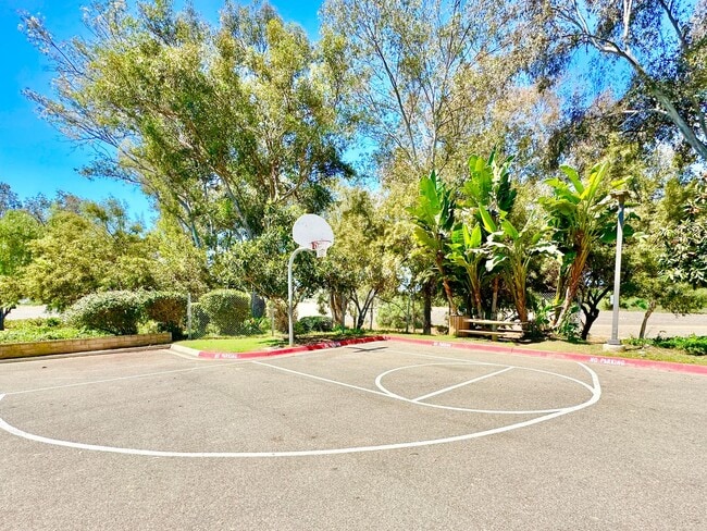 Building Photo - Beautiful Two-Story Home, Guajome Park, Community Pool, San Luis Rey Hiking/Biking Path, Lovely C...