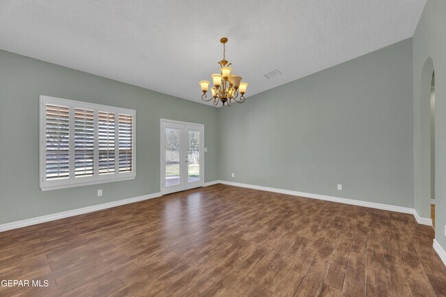 Building Photo - 232 Ave Mirador