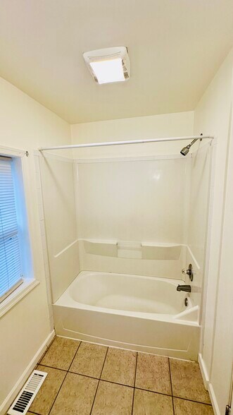 Building Photo - 70 E Cleveland Ave