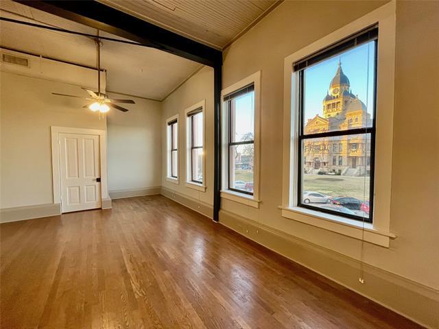 Building Photo - 105 W Hickory St