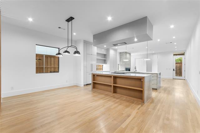 Building Photo - 5413 Melrose Ave