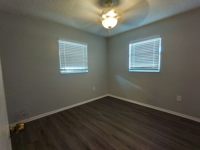 Building Photo - 1141 San Christopher Dr