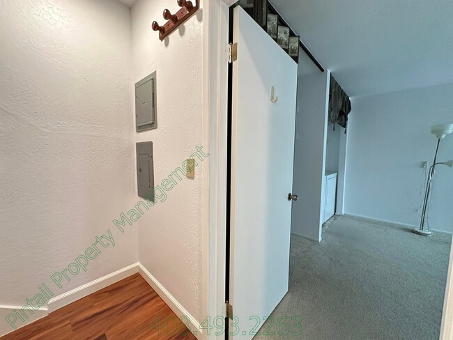 Building Photo - 802 Kingfisher Terrace