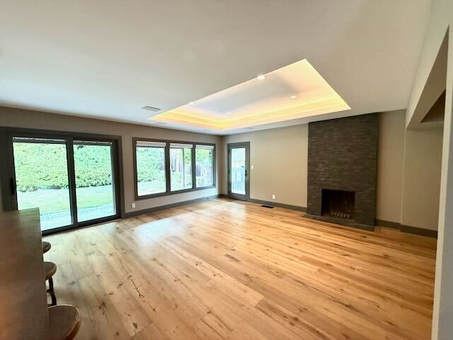 Building Photo - 2594 Roosevelt Ave
