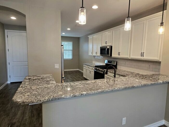 Building Photo - $300 MOVE-IN DISCOUNT - 3-BEDROOM WITH COMMUNITY POOL