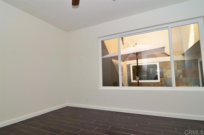 Building Photo - 4637 Park Dr