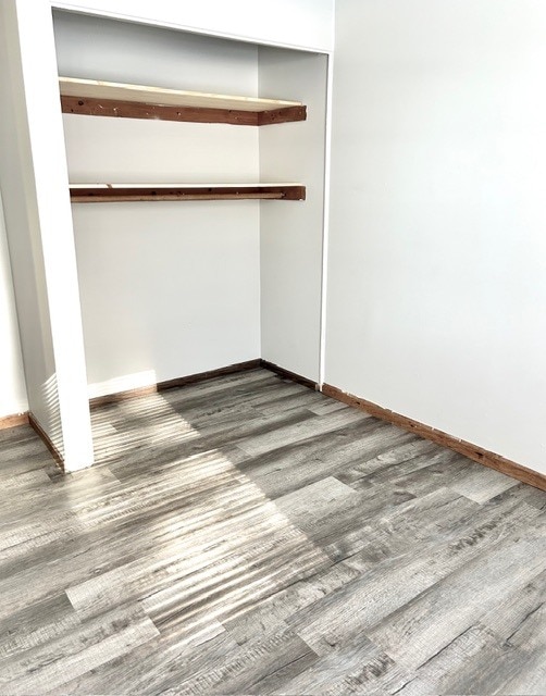 Building Photo - 2308 E Vermont Ave