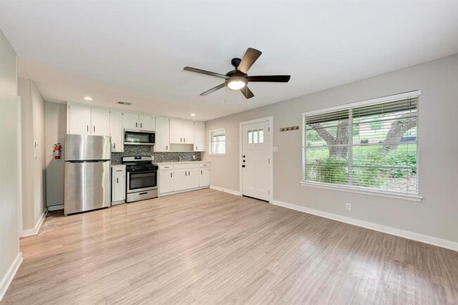 Building Photo - 1612 Elmhurst Dr