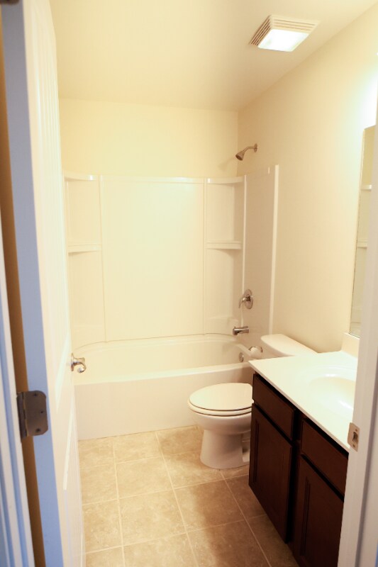 Building Photo - 2570 River Trail Dr