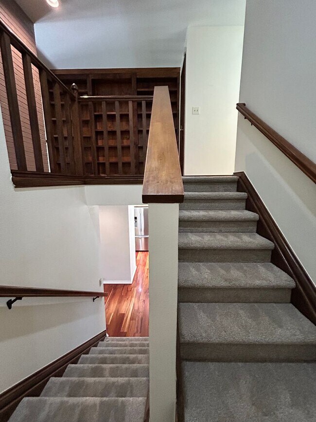 Building Photo - Gorgeous 4 Bedroom Townhome Steps from Boulder Country Club
