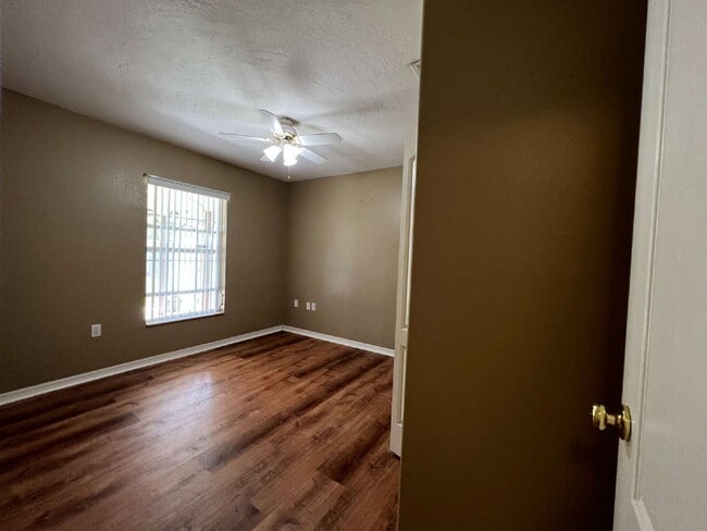 Building Photo - Charming 3-Bed, 2-Bath Home in Kissimmee –...