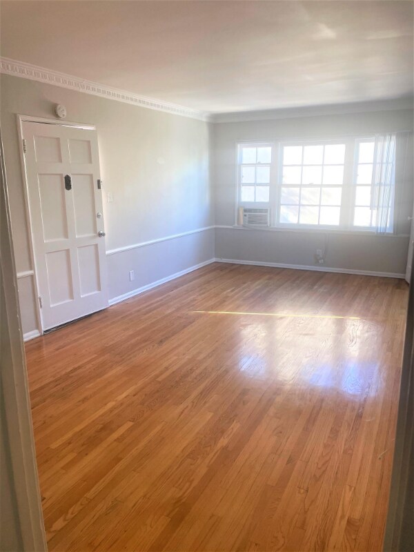 Building Photo - 225 S Gale Dr