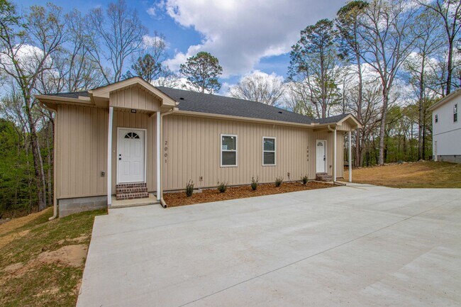 Building Photo - 2001-2003 Scotty Ct