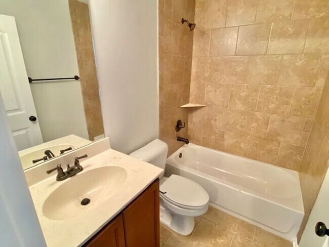 Building Photo - Now Leasing a 4-bedroom 2 bath home on Olive Branch