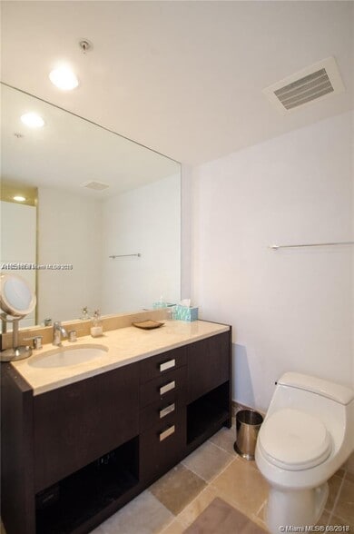 Building Photo - 18201 Collins Ave