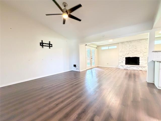 Building Photo - 706 Jamestown Dr