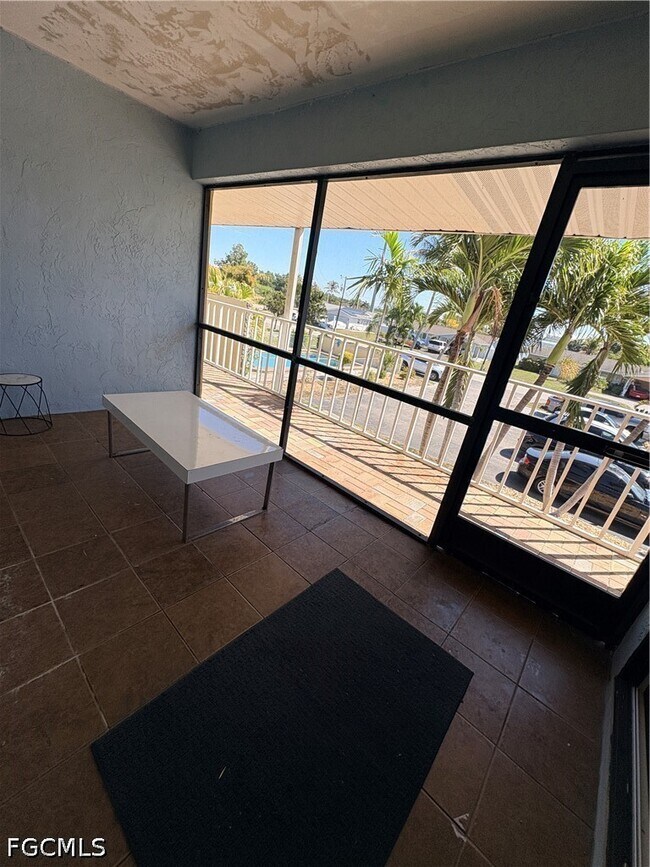 Building Photo - 2510 SE 16th Pl