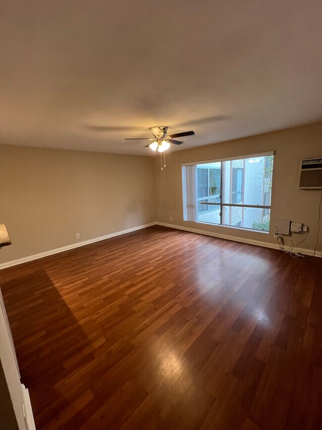 Building Photo - 5585 E Pacific Coast Hwy