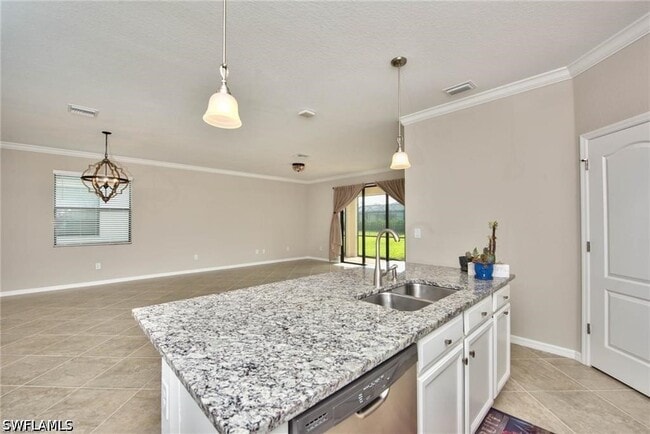 Building Photo - 9460 Foxglove Ln